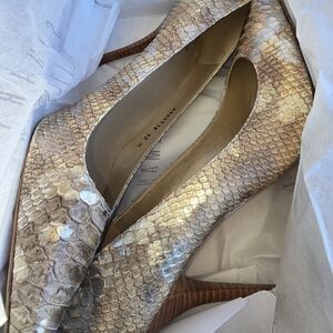 NEW Stuart Weitzman Iris HONEY Mica Python Heels